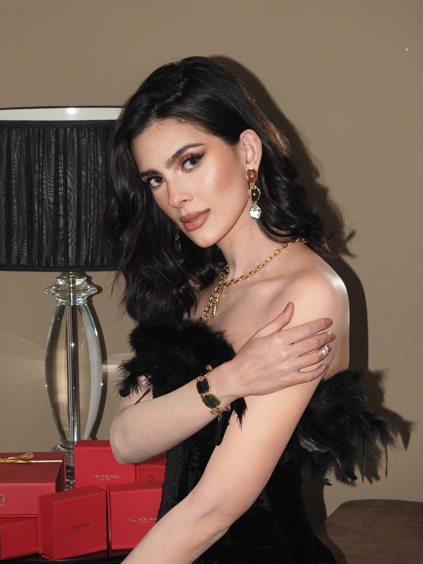 collar dorado joyeria italiana con piedra natural rodonita