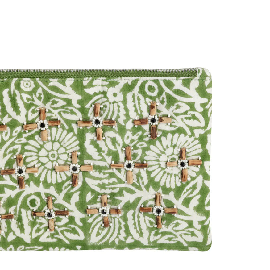 clutch bordado a mano tonos verdes