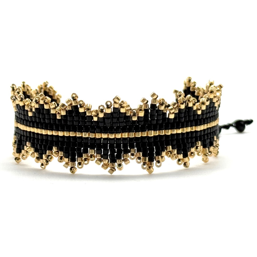Pulsera Miyuki Black Gold– Hecha a mano, baño de oro