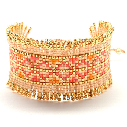 Pulsera Miyuki Champagne & Gold – Hecha a mano, baño de oro, diseño geométrico elegante