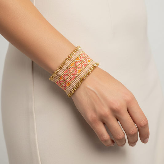 Pulsera Miyuki Champagne & Gold – Hecha a mano, baño de oro, diseño geométrico elegante