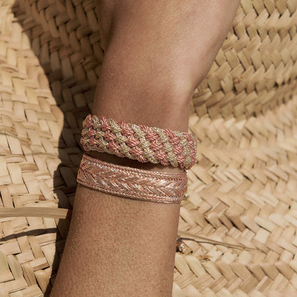 Pulsera Diyah Nº2 – tejido sfifa a color · hecha a mano en Marruecos