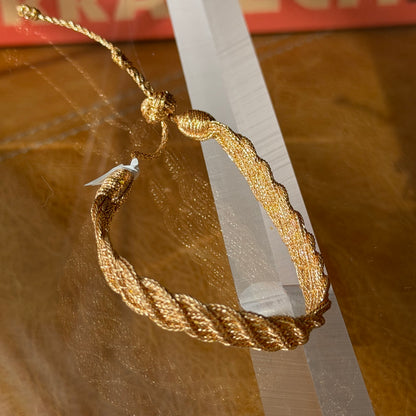 Pulsera Alina Peach en muñeca – Trovare Chile