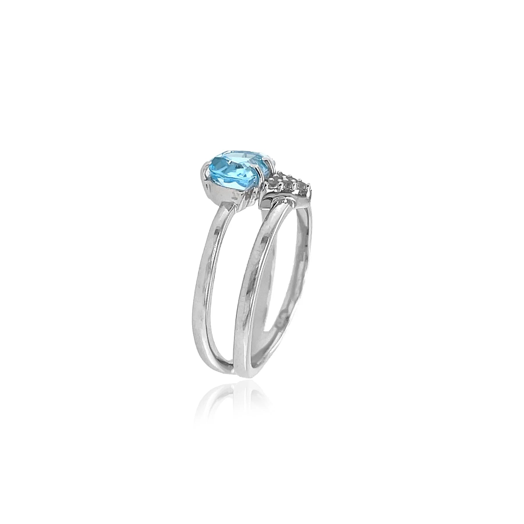 Anillo Pendulum con Sky Blue Topaz en plata 925 con baño de rodio