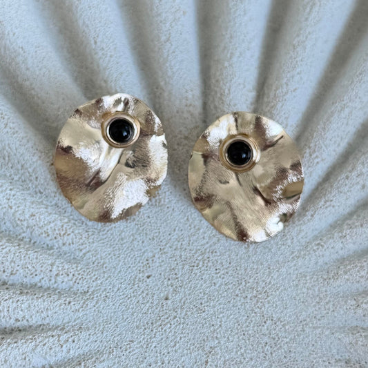 Aros Emma Negro Baño de Oro 18K y Resina Negra