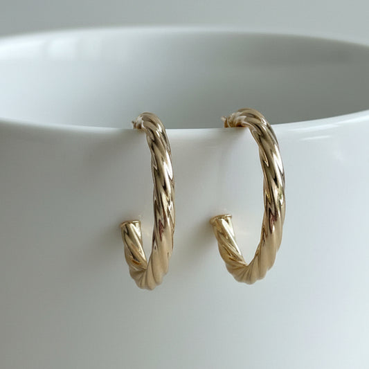 Aros Helena argollas baño de oro 18K hechas en Brasil – Trovare Chile
