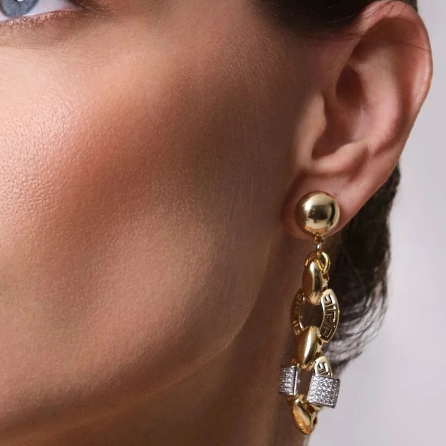 Aros Arona dorados con zirconia – Trovare Chile