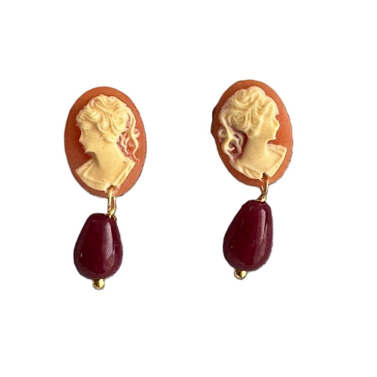 aros pequeño de resina con cameo hechos en italia