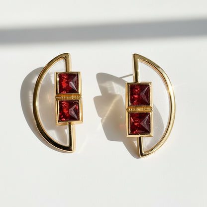 Aros Symmetry Studs madre perla con cristales – Trovare Chile