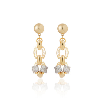 Aros Arona dorados semilujo con eslabones geométricos y zirconia pavé – Trovare Chile