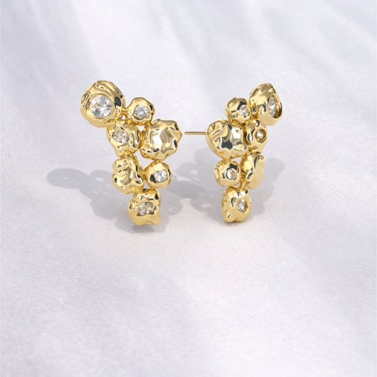 aros elegantes con zirconia diseño moderno organico mujer