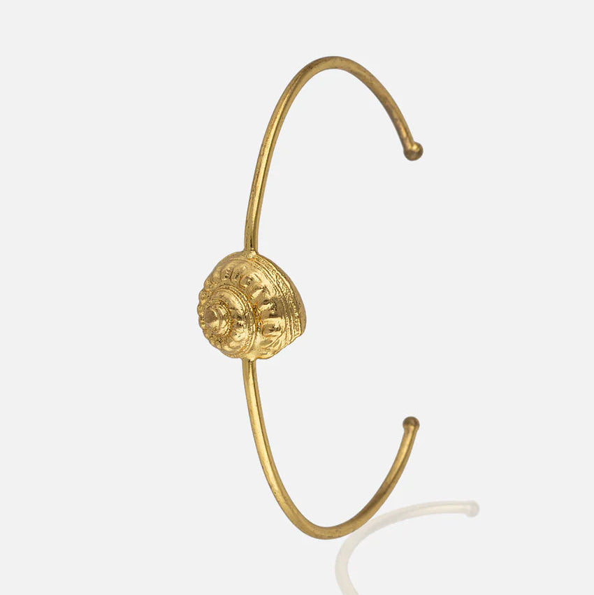 pulsera dorada baño de oro