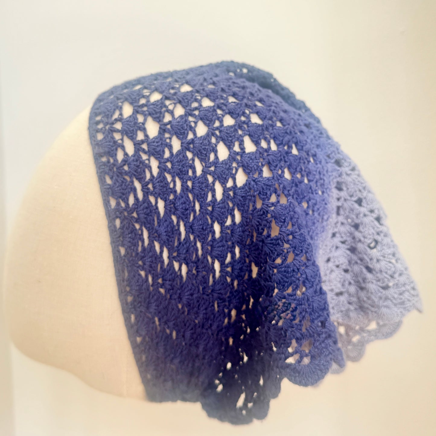 cintillo o bandana tejida azul degradé Trovare hecha en India 