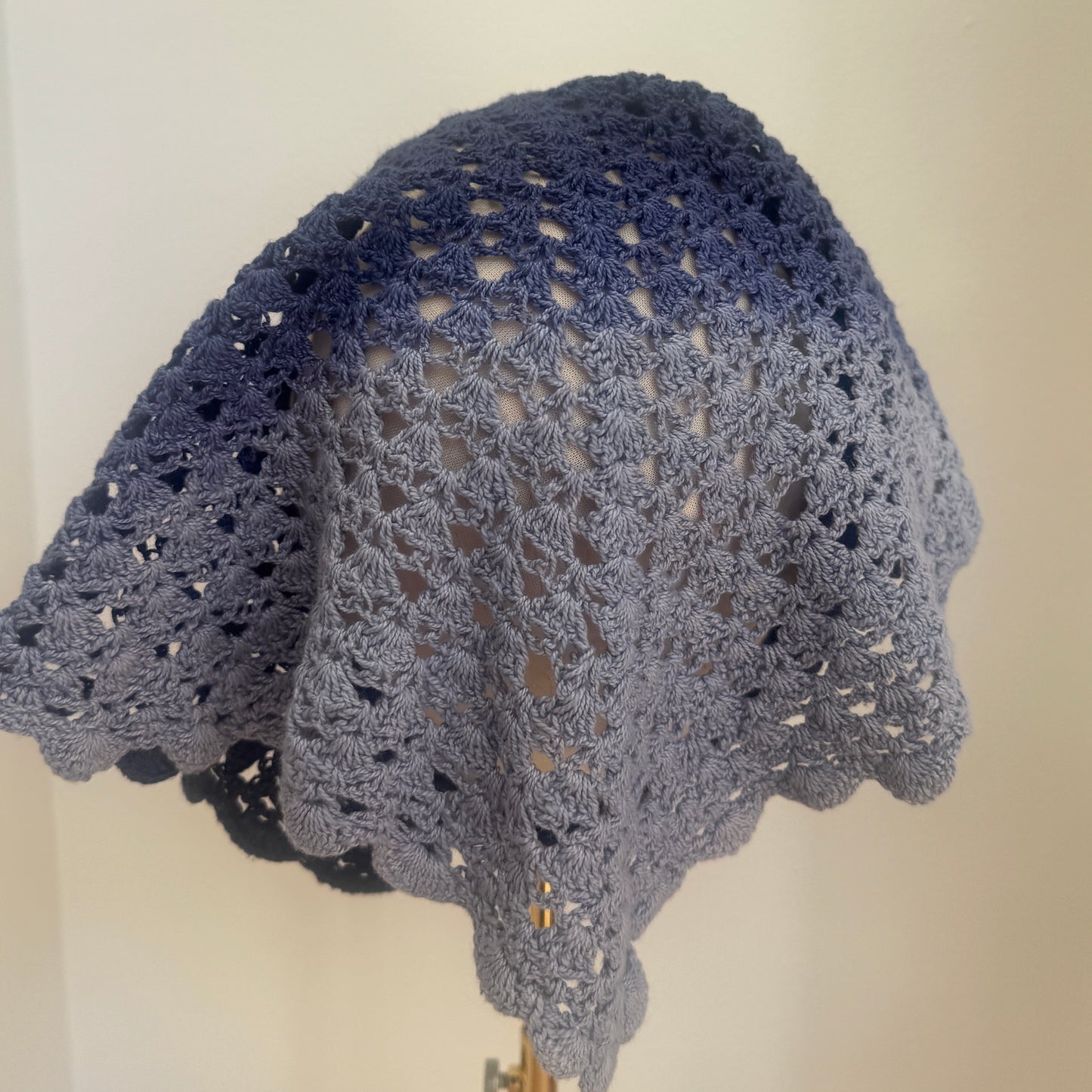 cintillo o bandana tejida azul degradé Trovare hecha en India 