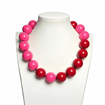 Collar Astra artesanal en resina bicolor, ultraliviano – Trovare Chile