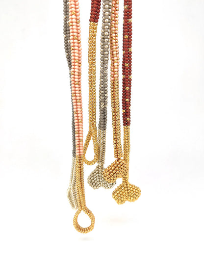 Collar Lazos Nite artesanal con mostacillas checas y corazón Miyuki – Trovare Chile