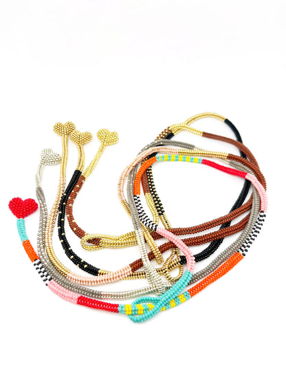 Collar Lazos Nite artesanal con mostacillas checas y corazón Miyuki – Trovare Chile