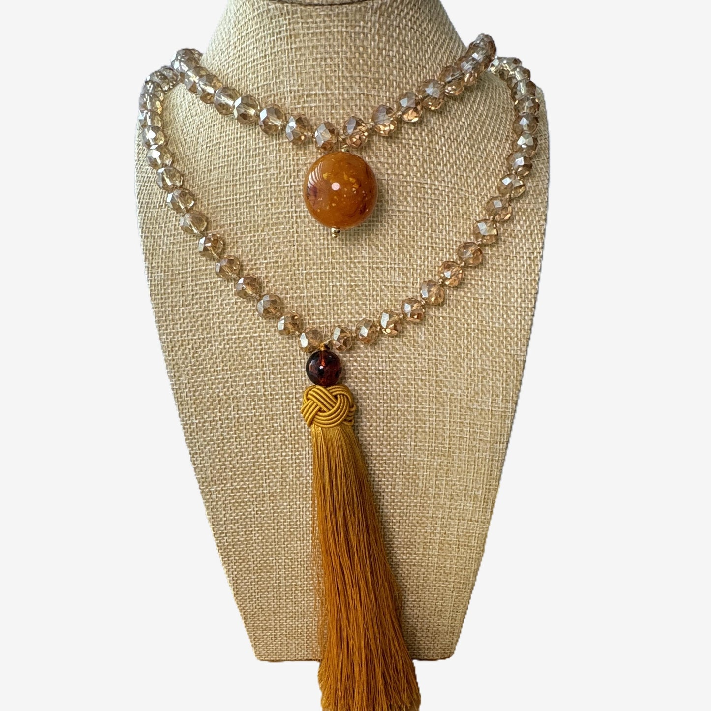 Collar Nappa Mostaza Cristales y Tassel  - Hecho en Italia