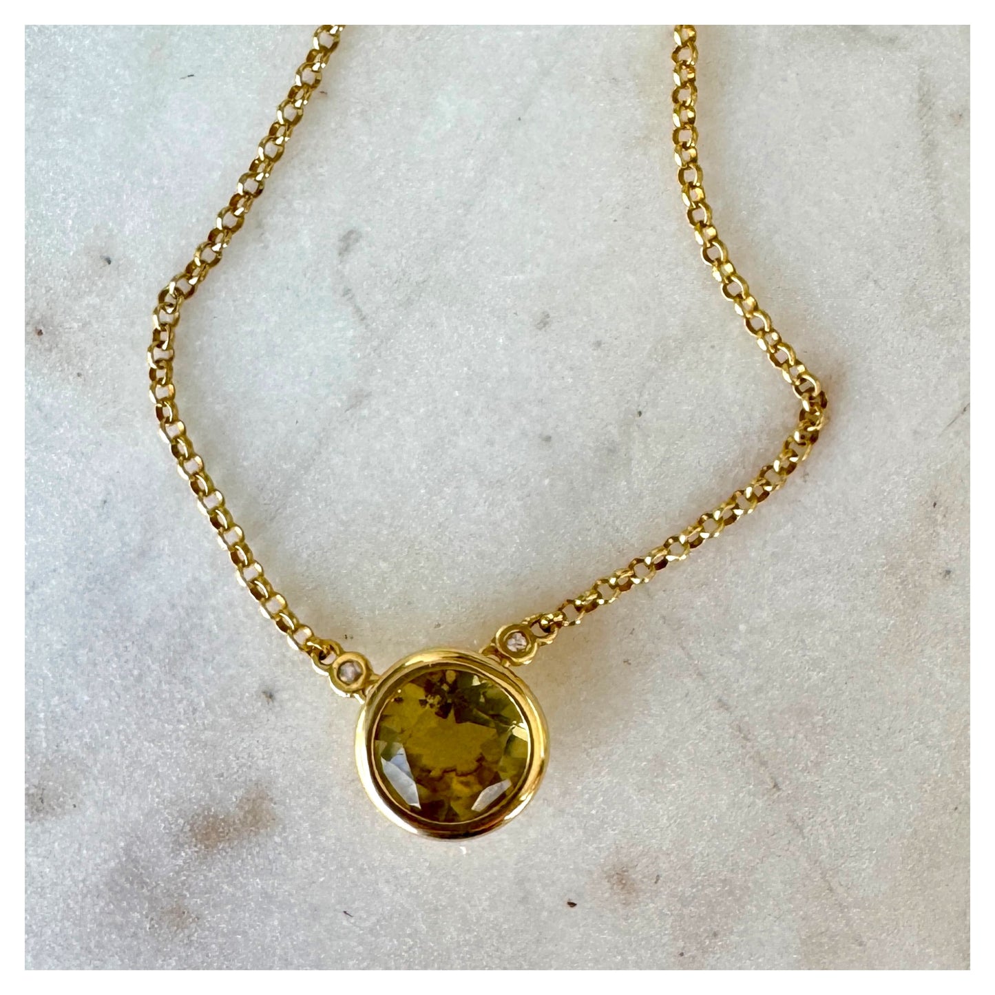 collar oliva cuarzo vermeil