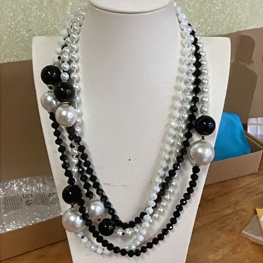 collar de cuatro vueltas perlas cristales blanco y negro