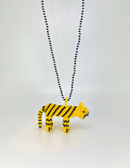 collar mostacilla largo tigre