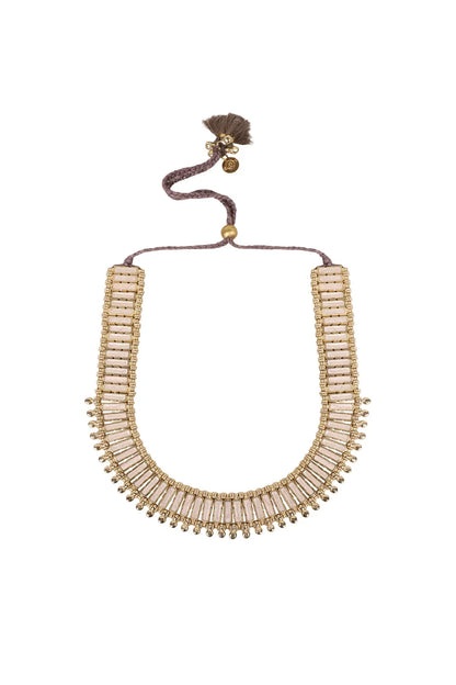 Collar Qabeela marfil con placas de esmalte, bordes dorados y cordón ajustable
