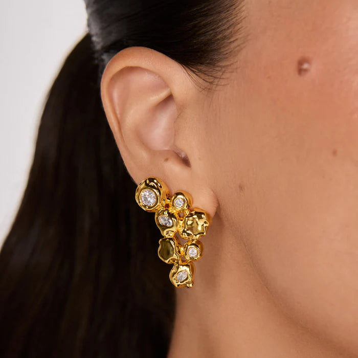 aros elegantes con zirconia diseño moderno organico mujer