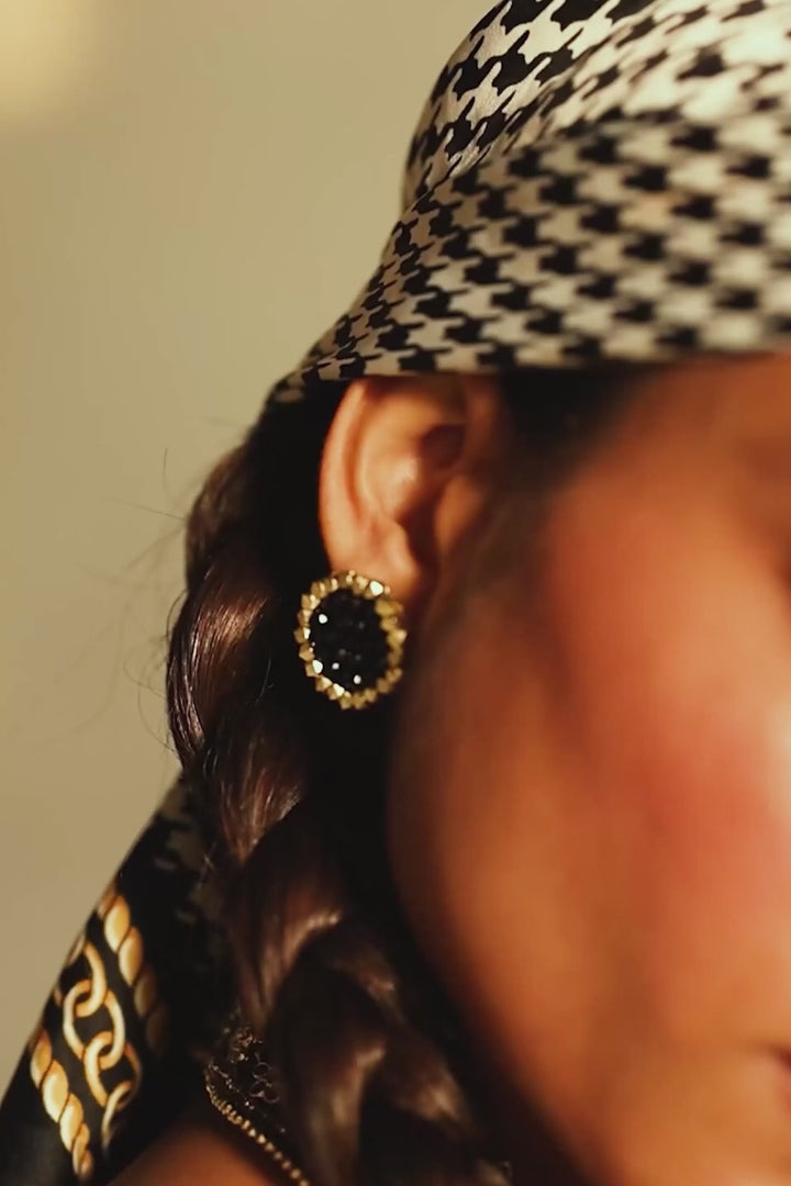 Video de los Aros Trisha de House of Tuhina