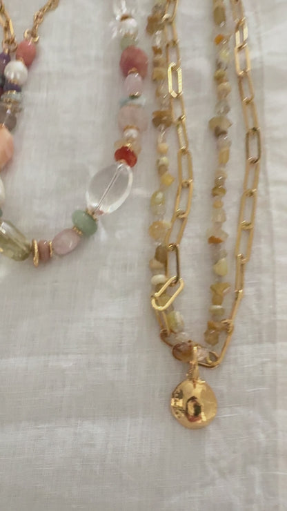 Collar con Piedras y  Baño de Oro 24k