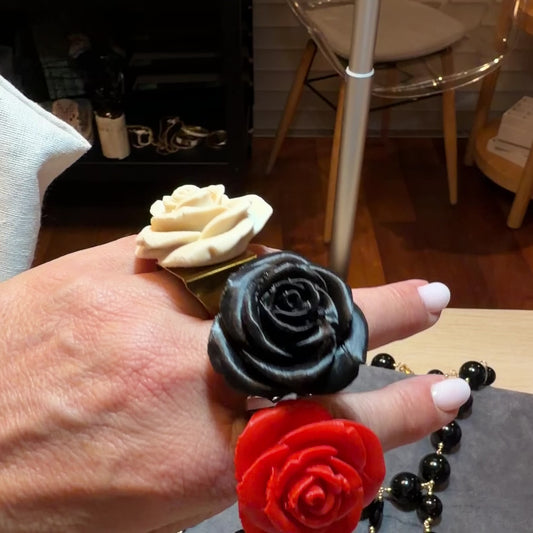Anillo Camelia Rojo | Anillo Ajustable con Flor de Resina