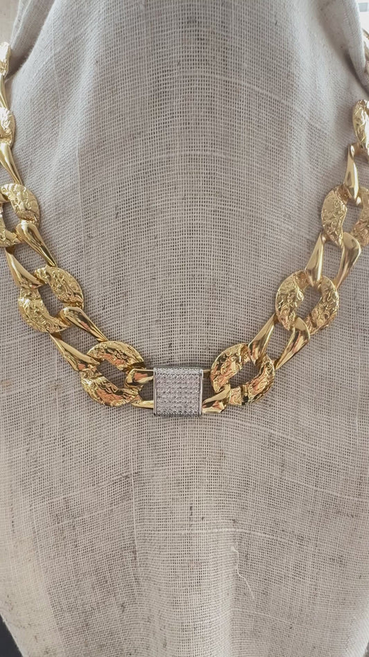 Collar Laguna – Statement Dorado Semilujo con Zirconia