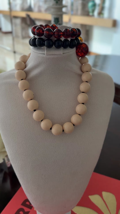 Collar Filo  Ivory  Resina Ajustable