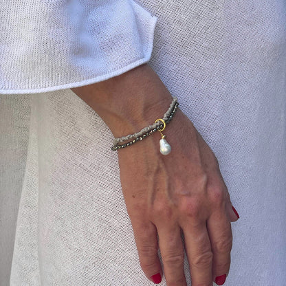 Pulsera de lino con pirita y perla barroca hecha en España