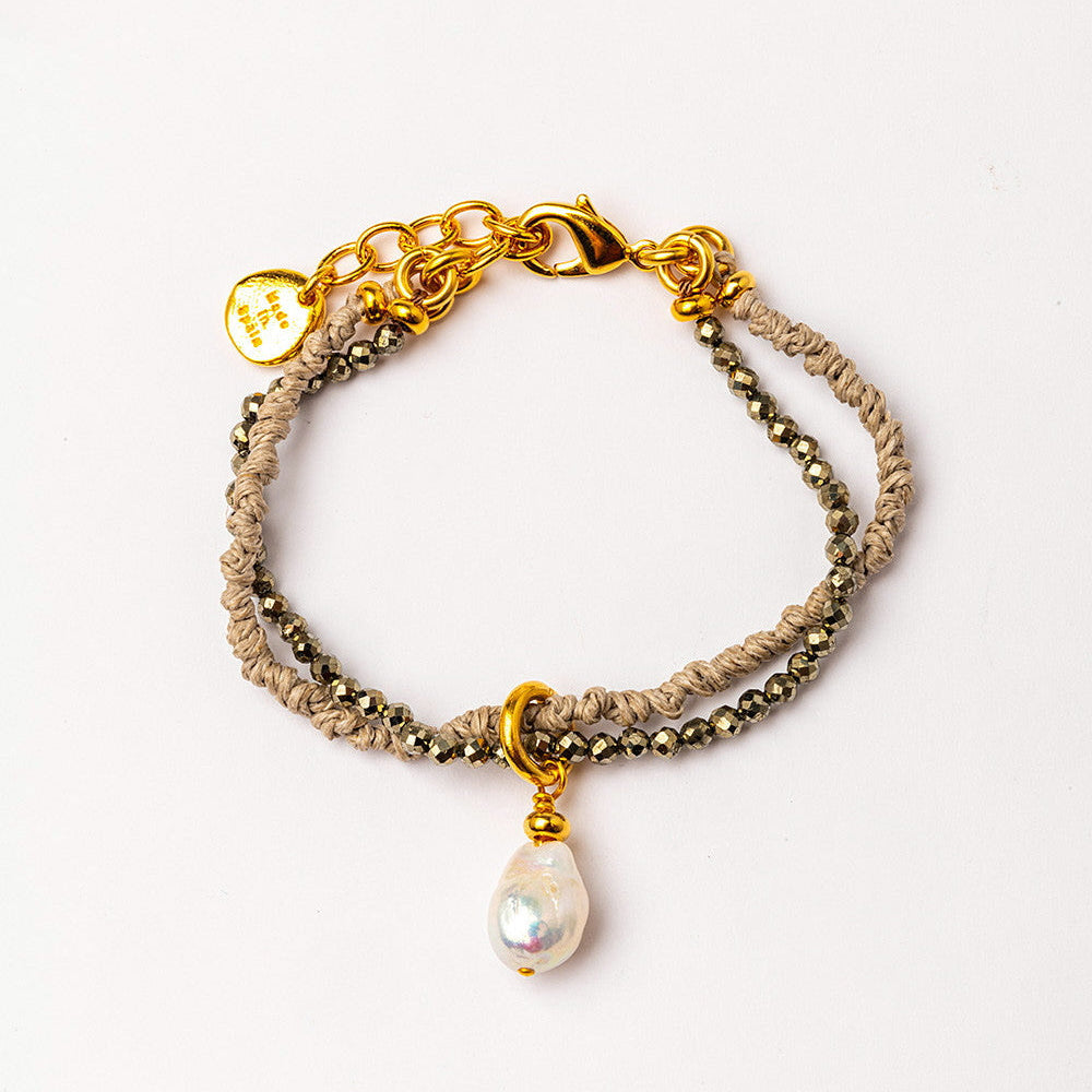 Pulsera de lino con pirita y perla barroca hecha en España