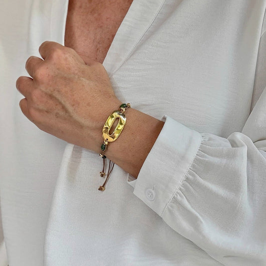 Pulsera trenzada a mano con ágata natural y detalles en oro 24k