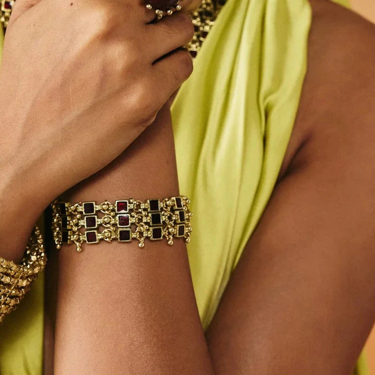Pulsera Artesanal Ful Negra – Joyería de Lujo Hecha a Mano | Trovare