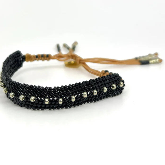pulsera miyuki negra con plateado lujo artesanal estilo boho