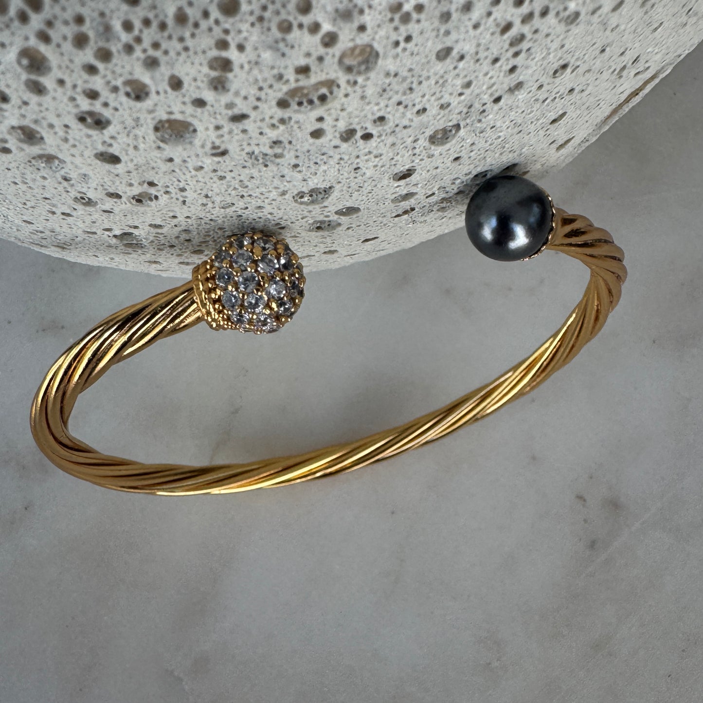 pulsera hecha en turquía baño oro perla y cristales