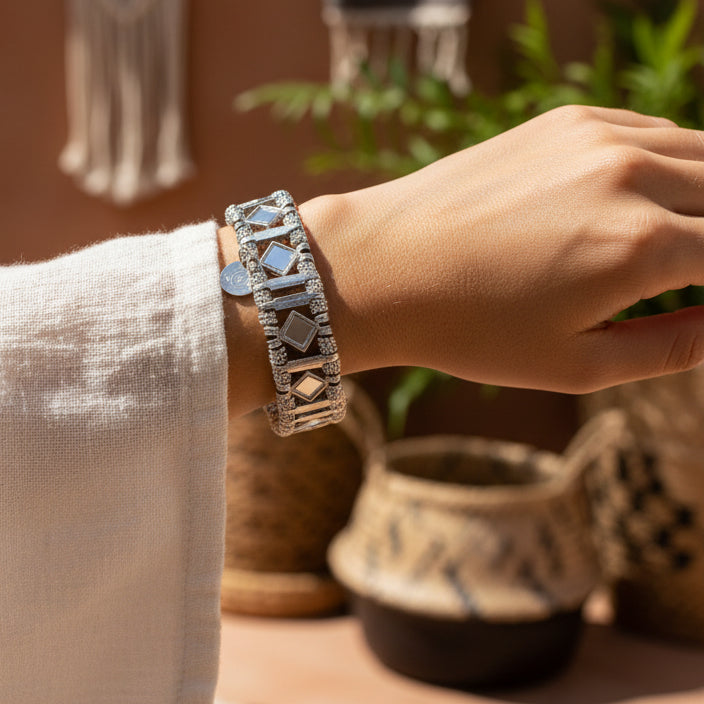 pulsera plateada con espejos hecha en india