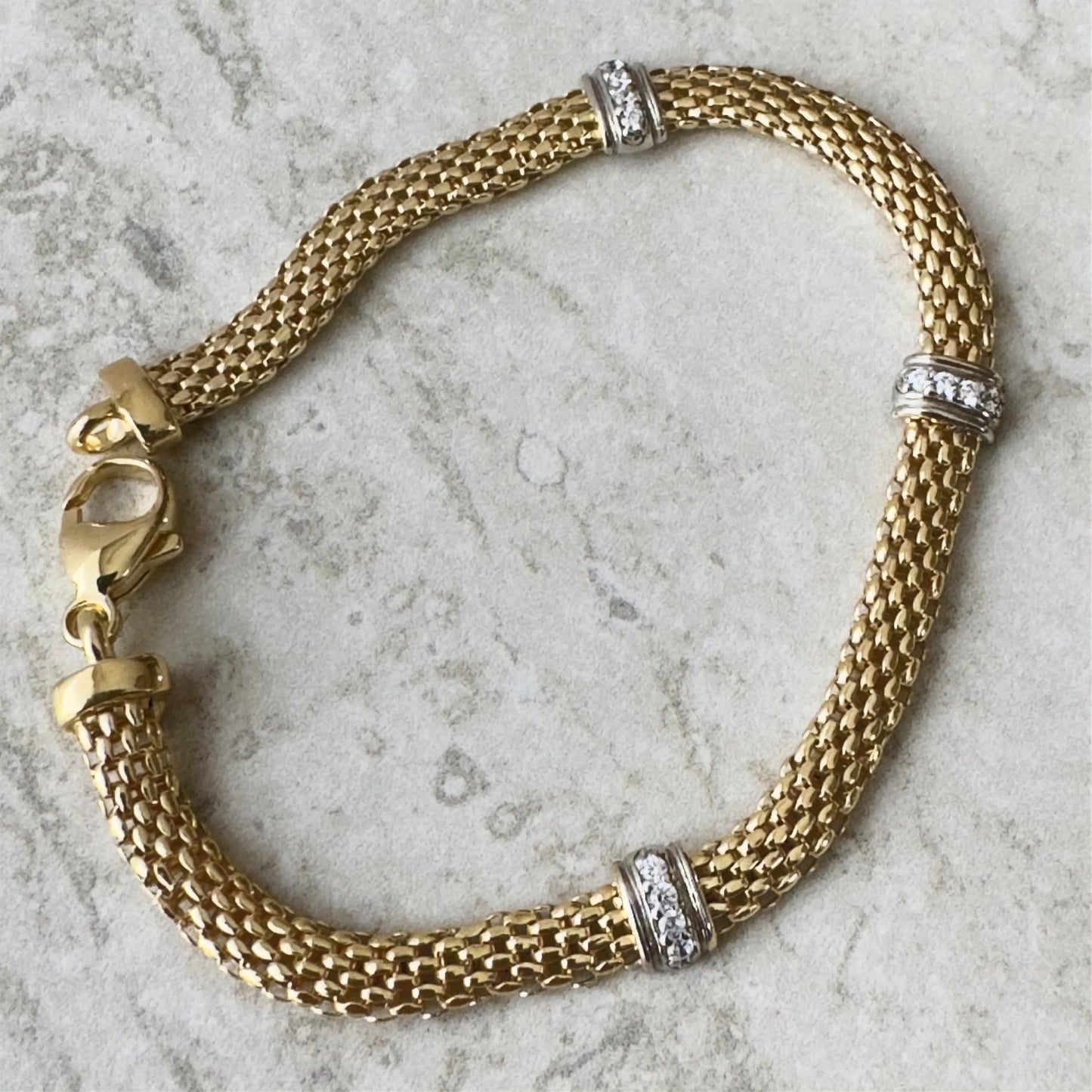 Bracciale Cilindri Lux – Twist en Plata 925 Baño de Oro con Pavé de Zircones