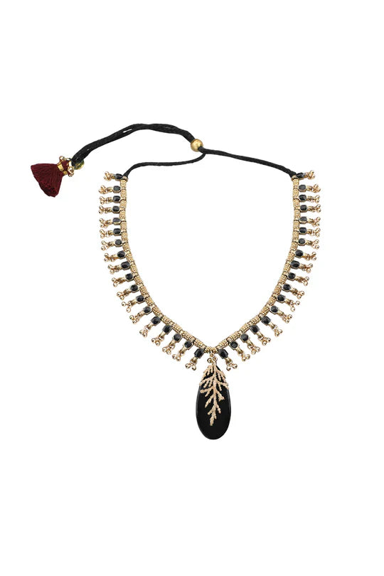 collar negro ajustable