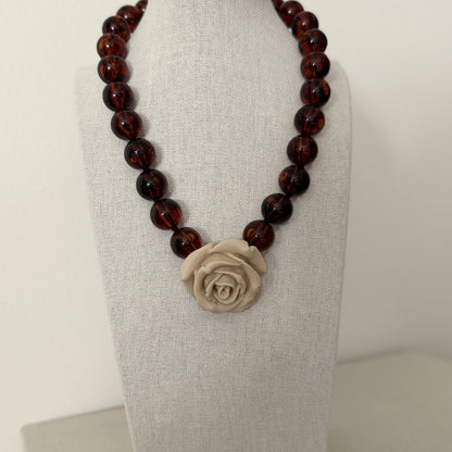 Collar Camelia Tartaruga – vista 4 – Trovare Chile